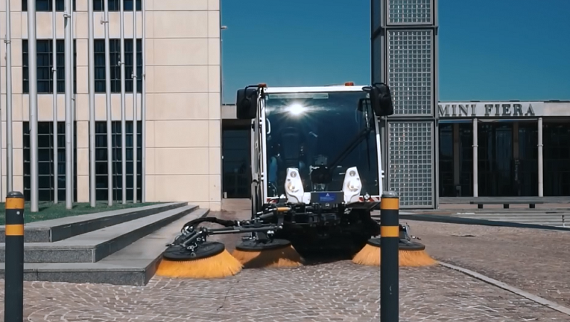 три щётки спецтехники Dulevo